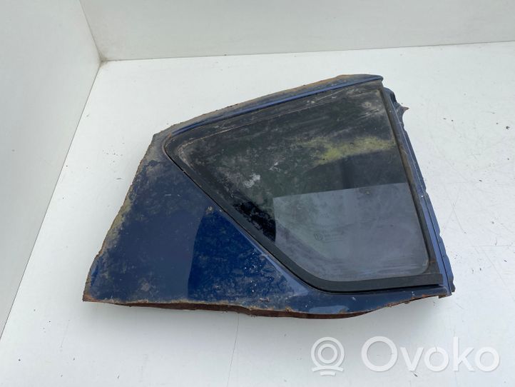 Toyota Corolla Verso E121 Fenêtre latérale avant / vitre triangulaire 