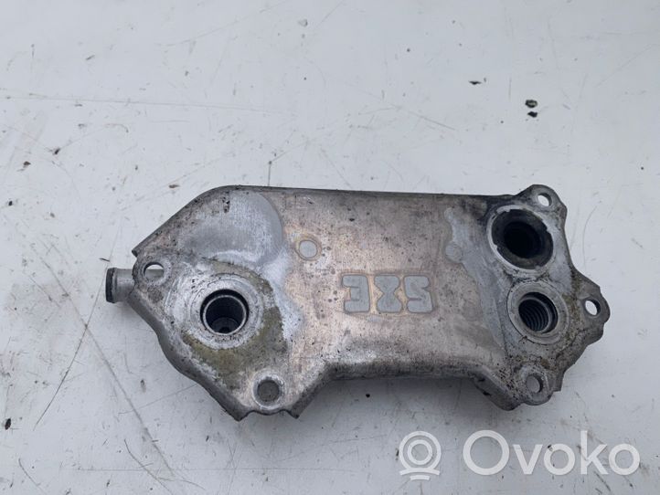 Toyota Corolla Verso AR10 Support de filtre à huile 157100R01000