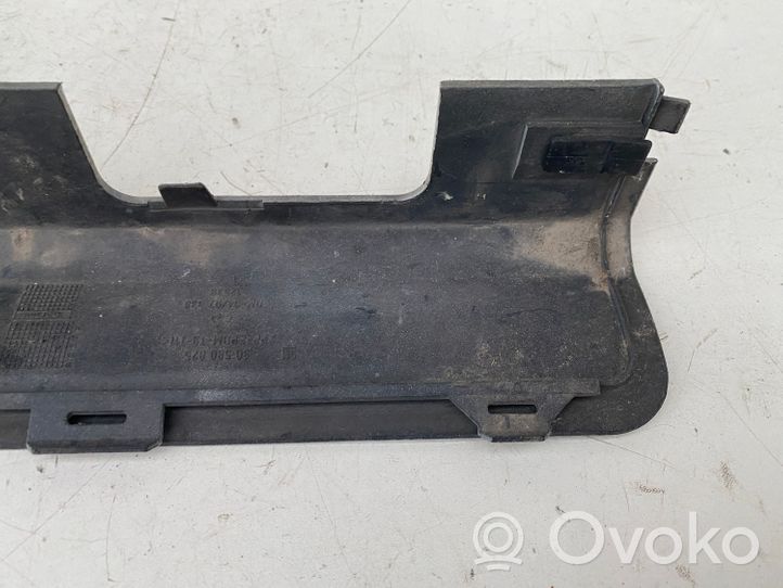 Opel Zafira A Moulure inférieure de pare-chocs arrière 90580825