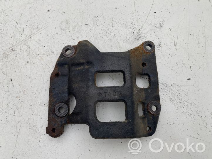 Toyota Avensis T250 Soporte de montaje del compresor de A/C 245260487