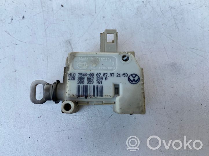 Audi A6 S6 C5 4B Verrouillage du bouchon du réservoir de carburant 3B0959781