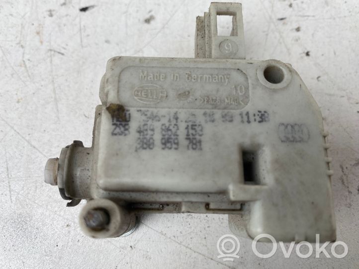 Audi A6 S6 C5 4B Verrouillage du bouchon du réservoir de carburant 3B0959781