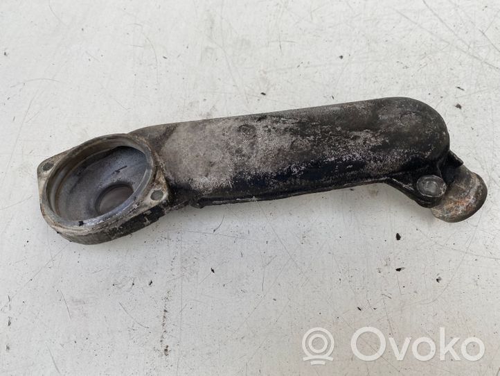 Audi A6 S6 C5 4B Termostaatin kotelo 059121121A