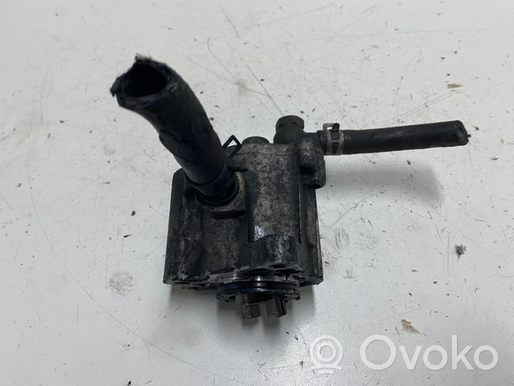 Toyota Avensis Verso Alipainepumppu 2930027020