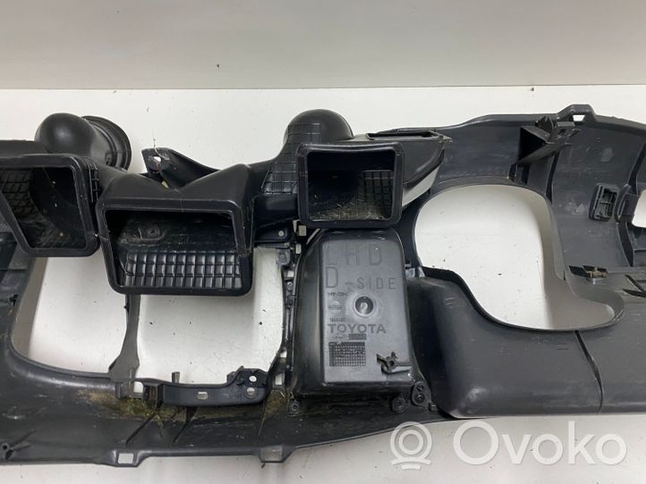 Toyota Yaris Panelė 556110D010