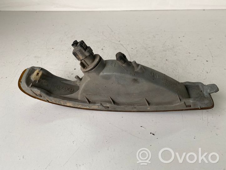 Toyota Camry Indicatore di direzione anteriore 121528B