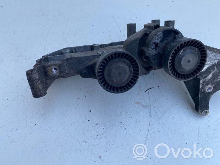 Volvo V70 Mocowanie alternatora 30757168