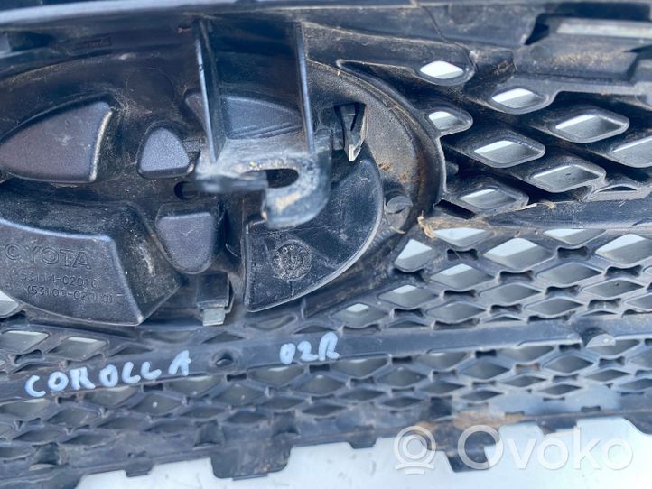 Toyota Corolla E120 E130 Grille calandre supérieure de pare-chocs avant 5311402010