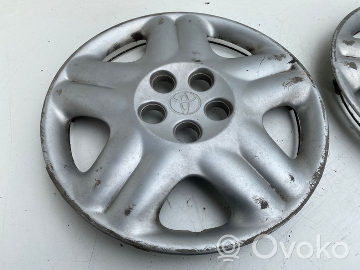 Toyota Avensis T220 Mozzo/copricerchi/borchia della ruota R15 4260205080B