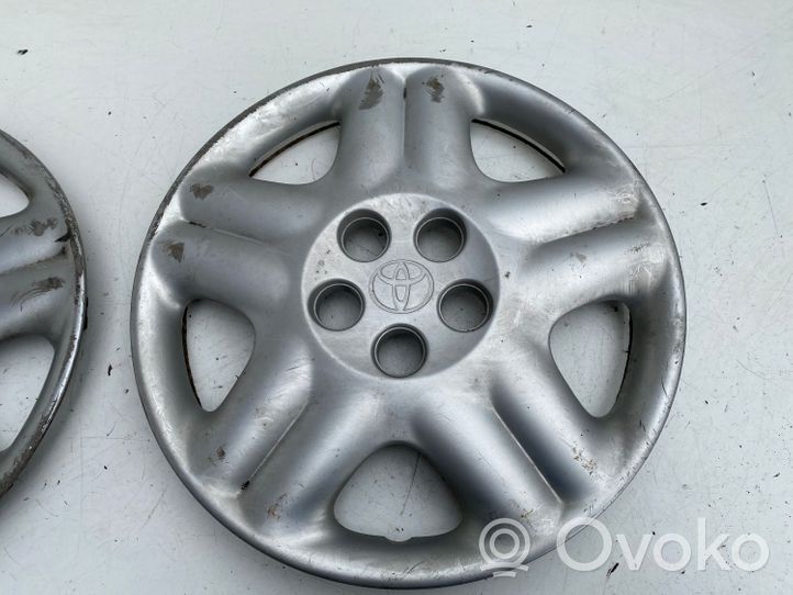 Toyota Avensis T220 Mozzo/copricerchi/borchia della ruota R15 4260205080B