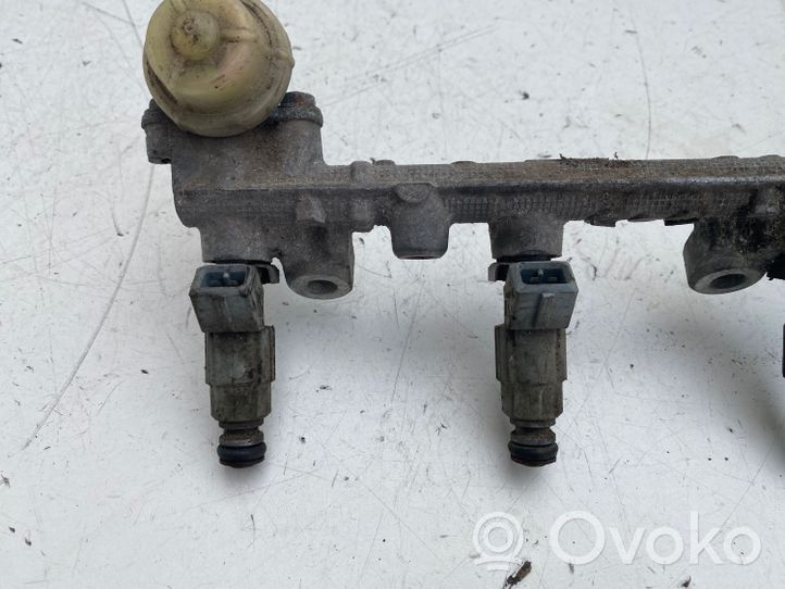 Toyota Avensis T220 Sprauslu komplekts 2325002040