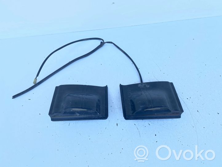 Toyota Corolla E90 Lampa oświetlenia tylnej tablicy rejestracyjnej 