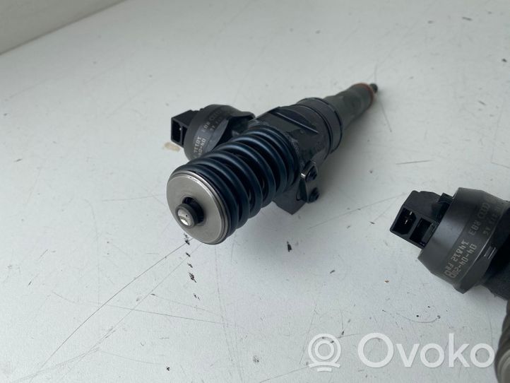 Volkswagen Golf V Set di iniettori 038130073AG