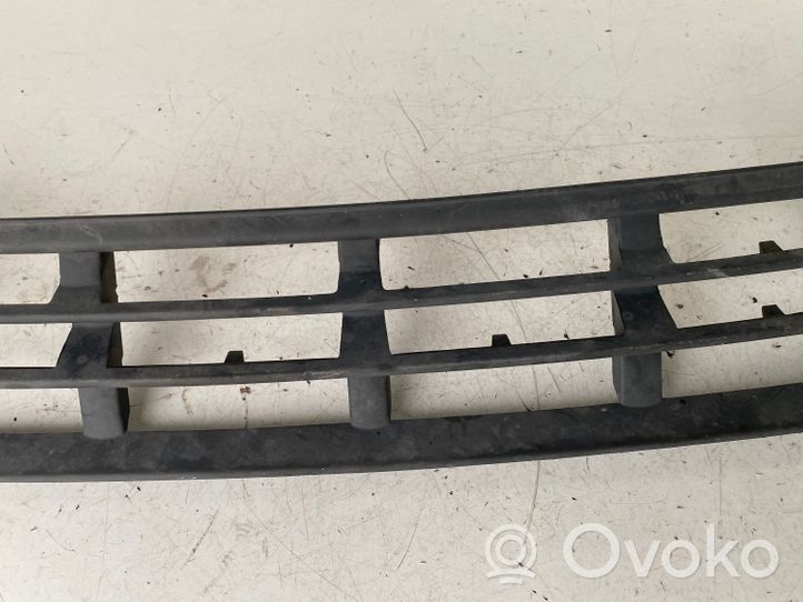 Ford Mondeo MK I Front bumper lower grill 93BB17B968BD