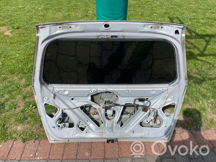 Toyota Avensis T220 Galinis dangtis (bagažinės) 