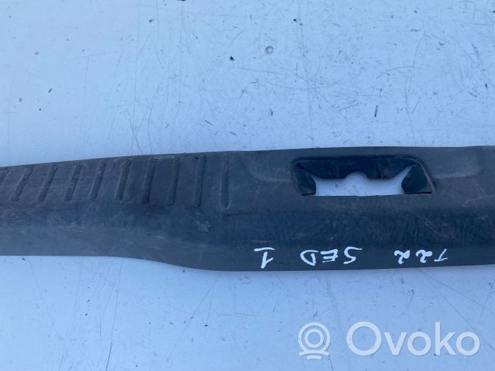 Toyota Avensis T220 Rivestimento di protezione sottoporta del bagagliaio/baule 5838705050