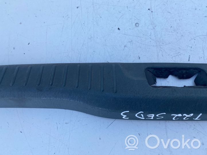 Toyota Avensis T220 Rivestimento di protezione sottoporta del bagagliaio/baule 5838705050