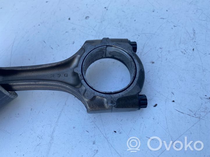 Toyota Avensis T220 Piston avec bielle 