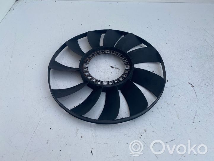 Volkswagen PASSAT B5.5 Impulsor de ventilador 058121301B