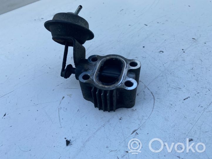 Toyota Avensis T250 Soupape vanne EGR 