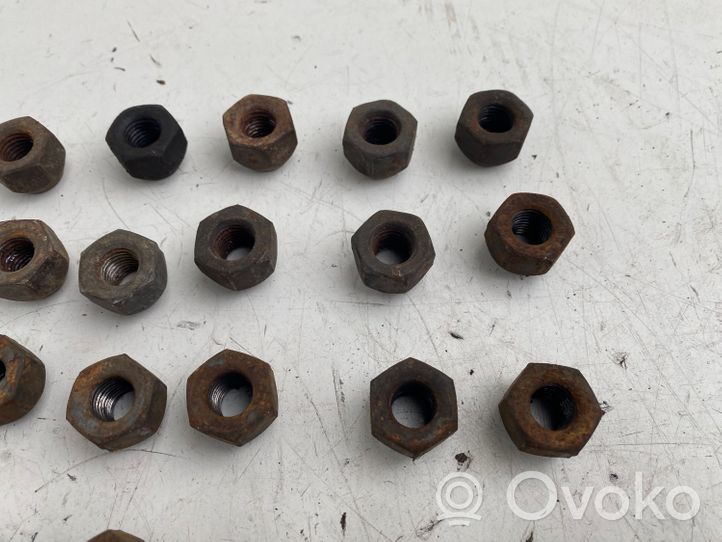 Toyota Previa (XR30, XR40) II Nuts/bolts 