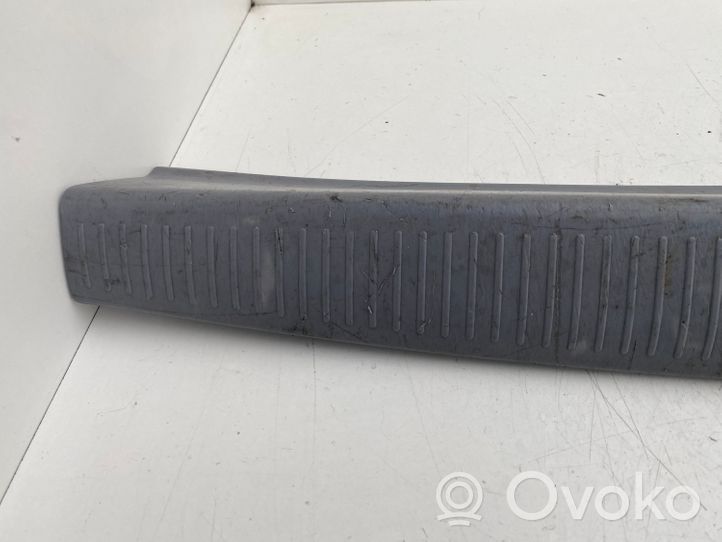 Toyota Previa (XR30, XR40) II Protector del borde del maletero/compartimento de carga 6793528040