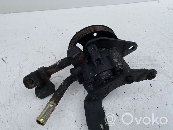 Nissan Pathfinder R51 Pompe de direction assistée 67253388