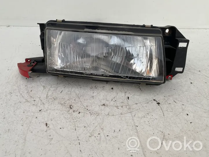 Mazda 323 Lampa przednia 11061303