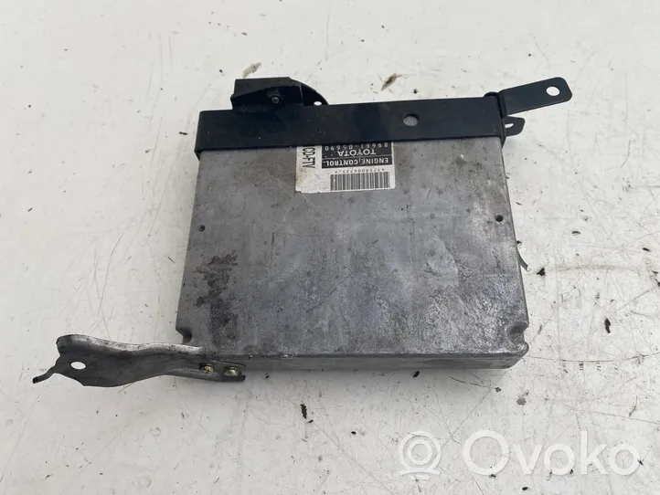 Toyota Avensis T250 Engine control unit/module 8966105690