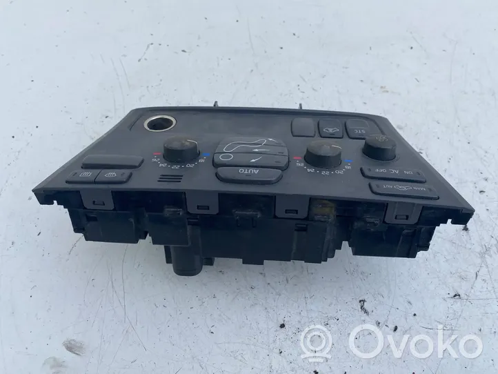 Volvo V70 Climate control unit 7923