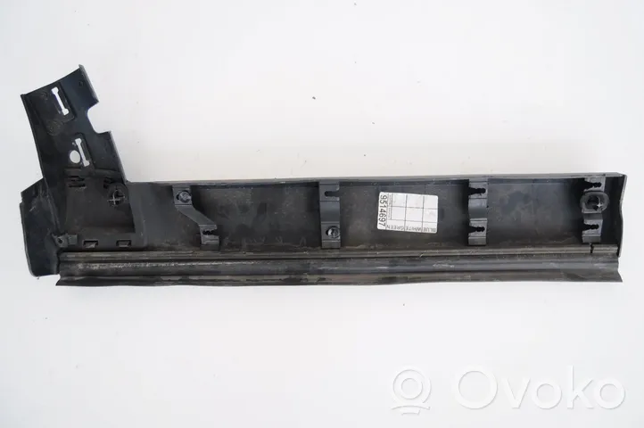 Land Rover Discovery 4 - LR4 Takaoven lista (muoto) 9514697