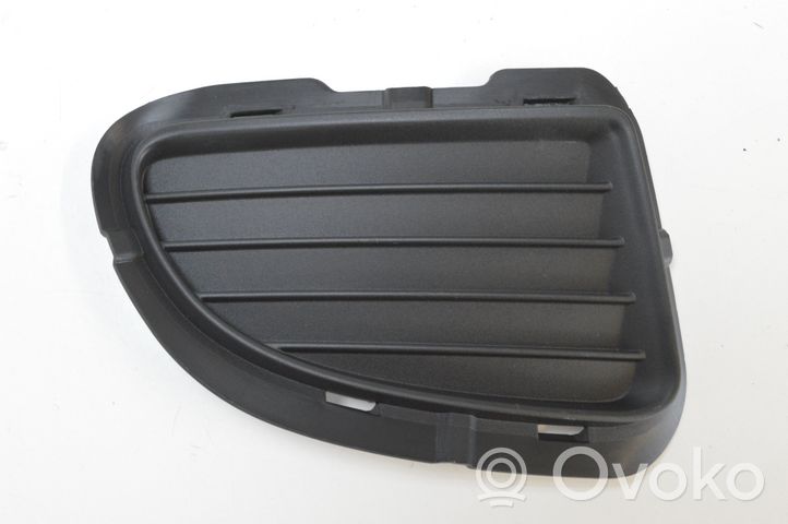 Fiat Grande Punto Etupuskurin alempi jäähdytinsäleikkö 735410805