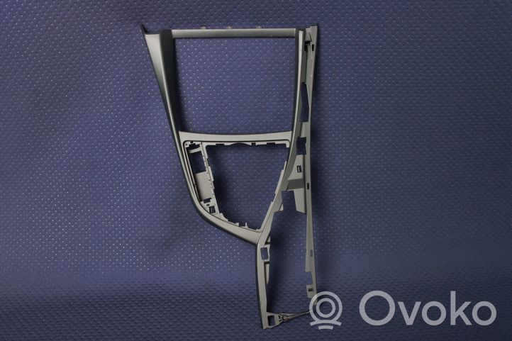 BMW 2 F22 F23 Ramka drążka zmiany biegów 9207313