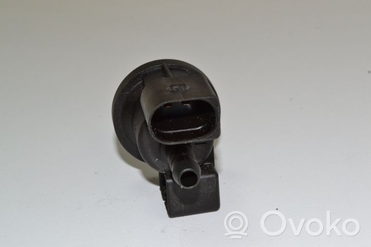 Volkswagen Beetle A5 Valvola centrale del freno 06E906517A