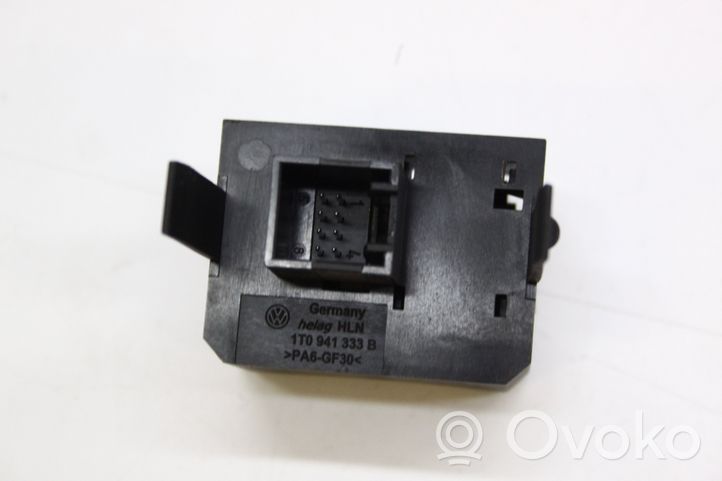 Volkswagen Touran I Un conjunto de interruptores 1T0941333B