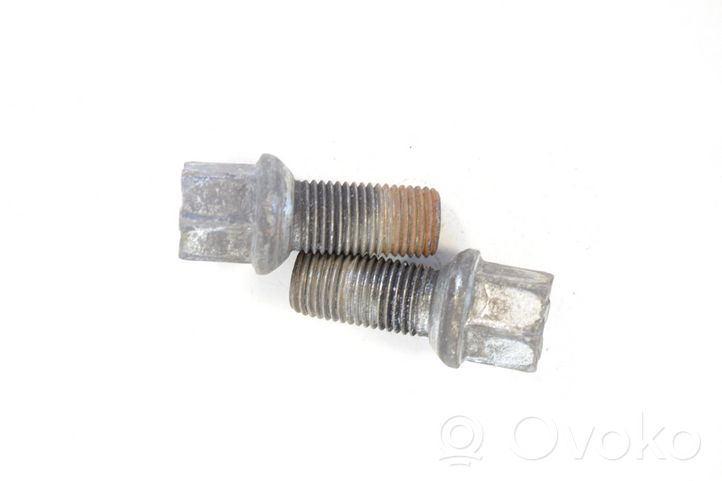 Volkswagen Caddy Nuts/bolts 