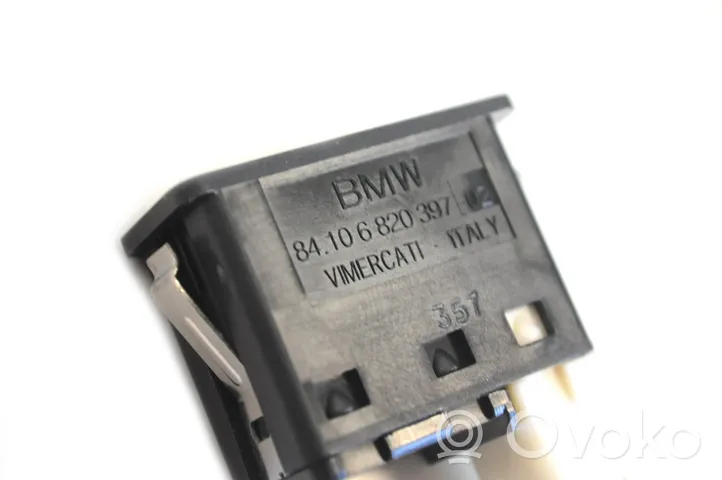 BMW X1 F48 F49 Connettore plug in AUX 6820397