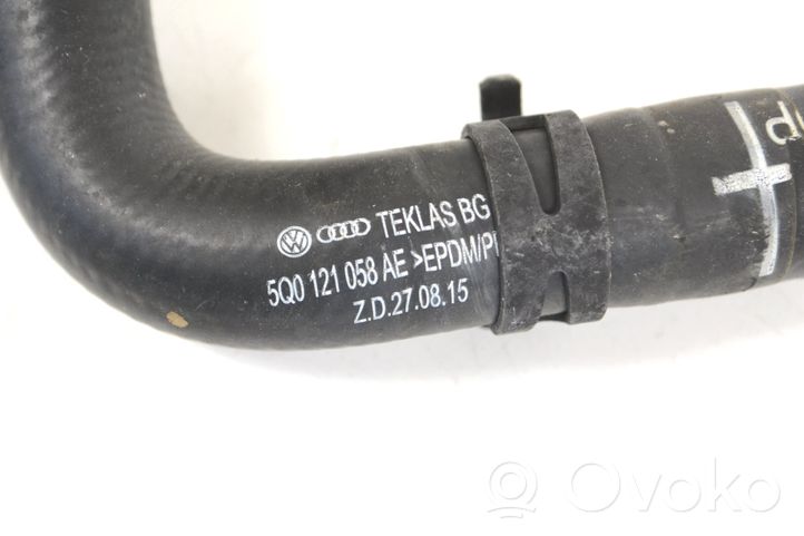 Audi TT TTS RS Mk3 8S Tubo flessibile del liquido di raffreddamento del motore 5Q0121058