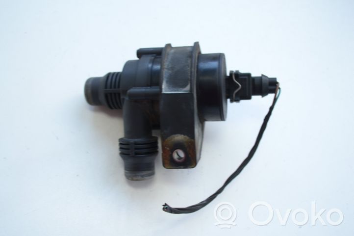 Land Rover Range Rover L322 Pompa dell’acqua 6904541