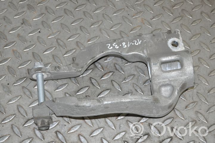 Land Rover Discovery 5 Fourchette, bras de suspension inférieur avant CPLA3462AC