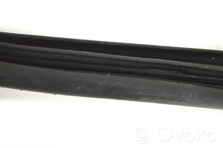 Lexus RX 330 - 350 - 400H Rubber seal front door (on door) 