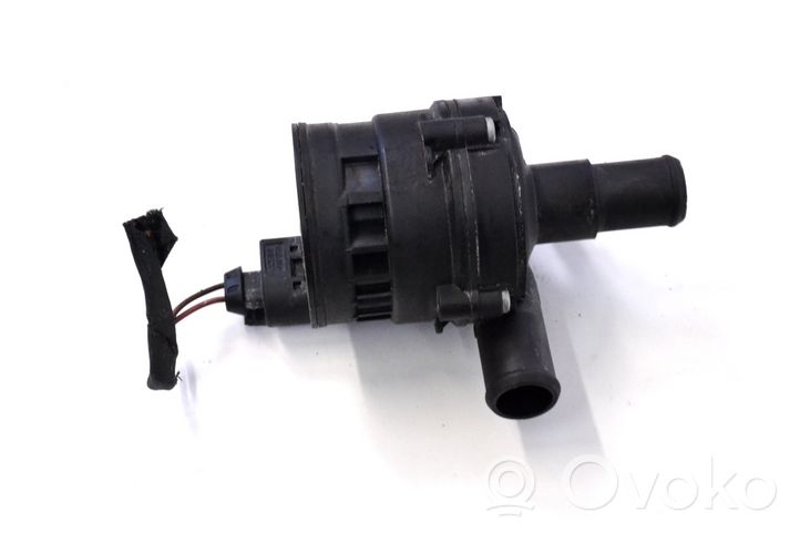 Mercedes-Benz SLC R172 Pompe à eau de liquide de refroidissement PA6T61