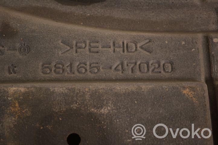 Toyota Prius (XW30) Sivupohjapanssari 5816547020