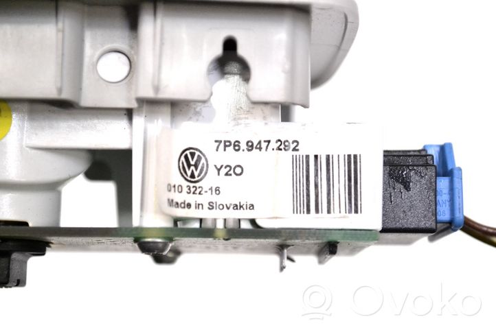 Volkswagen Touareg II Illuminazione sedili anteriori 7P6947292