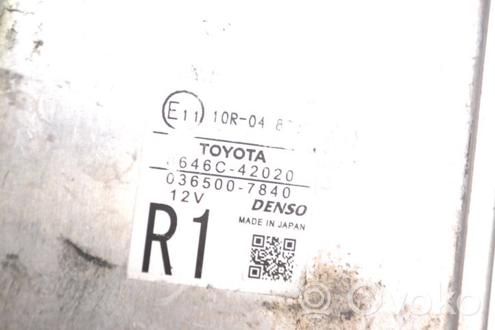 Toyota RAV 4 (XA40) Etupuskurin kamera 8646C42020