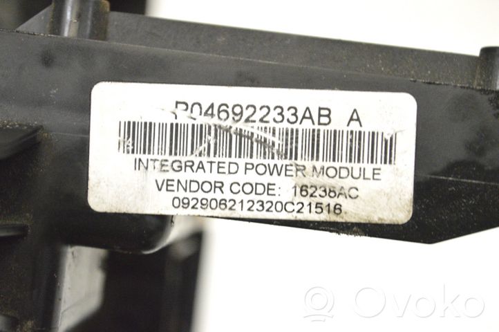 Audi A5 Skrzynka bezpieczników / Komplet P04692233AB