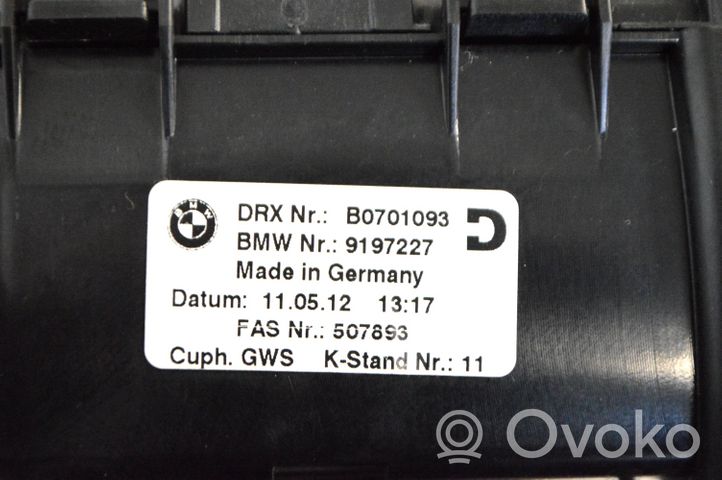 BMW 6 F12 F13 Uchwyt na kubek deski rozdzielczej 9197227