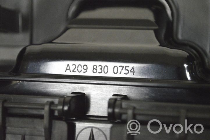 Mercedes-Benz CLK A209 C209 Boîte à gants garniture de tableau de bord A2098301354