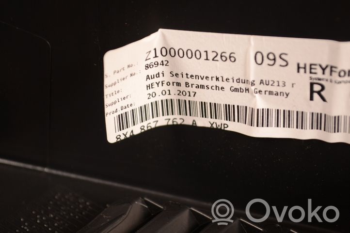 Audi A1 Tavaratilan sivuverhoilu 8X4867762A