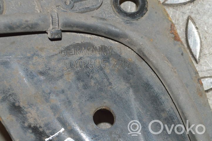 Volkswagen Golf VII Querlenker Achsschenkel hinten 5Q0505226